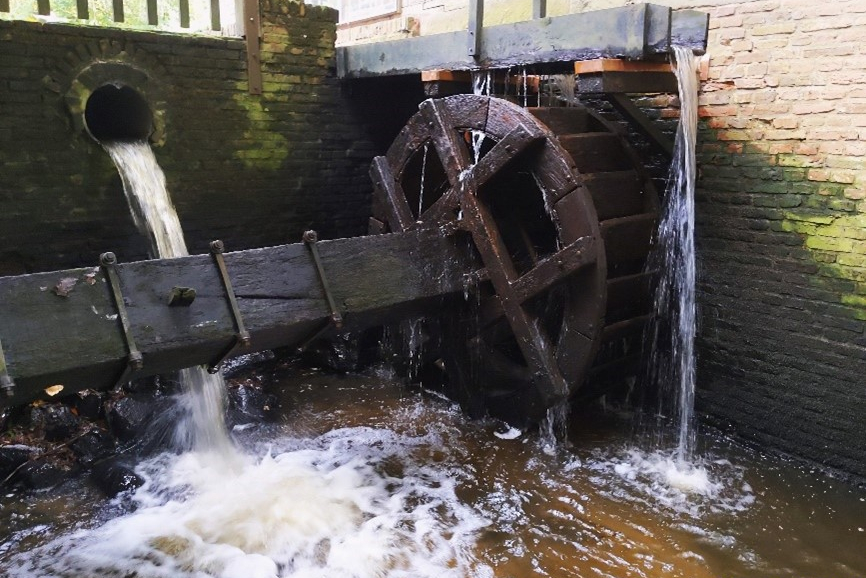 Bels - houtrot bij waterrad en losse schoepen
