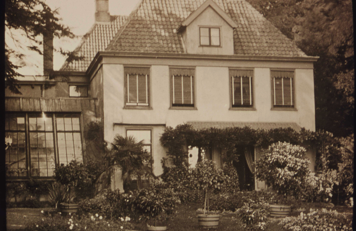 Citrussen-1-Horte_oud achterzijde huis met veranda en orangerie