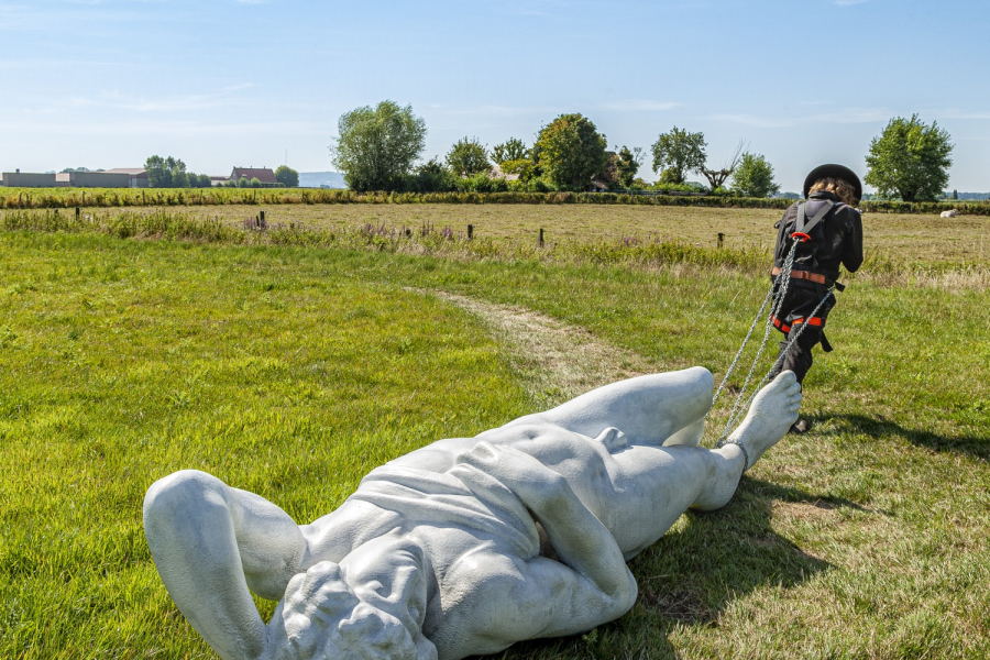 kunstenaar Mikes Poppe 