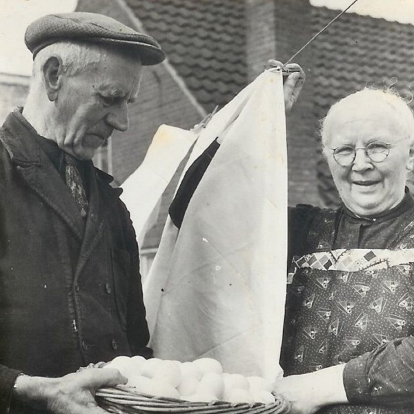 Opa en oma met eieren, Ida Besten