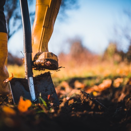 spade in de grond - sfeer